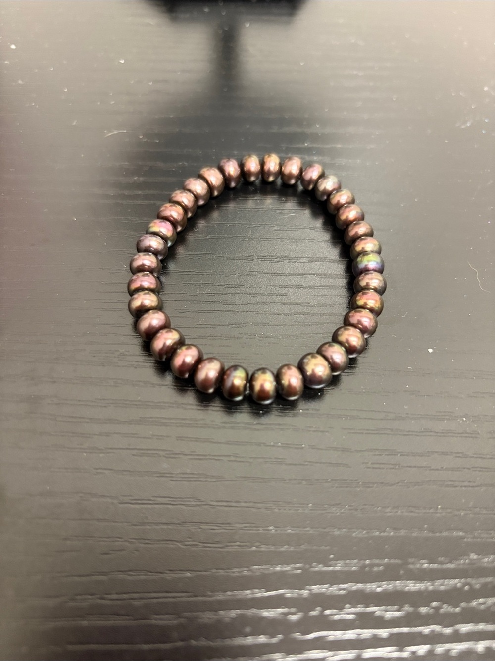 Genuine peacock pearl stretch bracelet. 6-7 inches.
